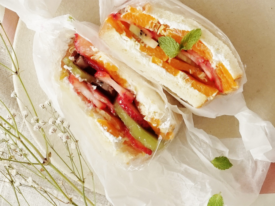 Fruit sandwich